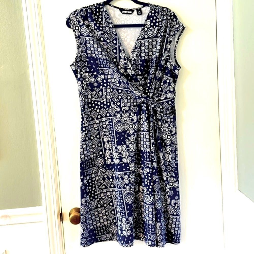 Lands’ End print sleeveless dress with side twist in soft cotton blend size L/P